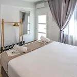 Aurora Seaside Grand 公寓