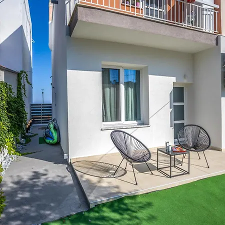 Aurora Seaside Grand Apartment Néa Péramos