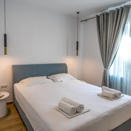 Aurora Seaside Grand Apartment