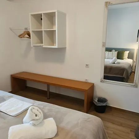 Aurora Suite 公寓 Néa Péramos