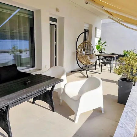 Aurora Apartment
