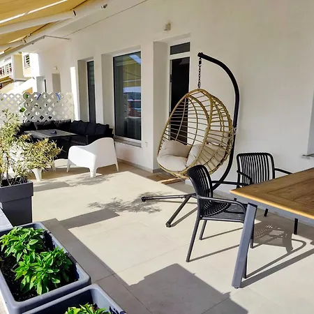 Aurora Apartment *