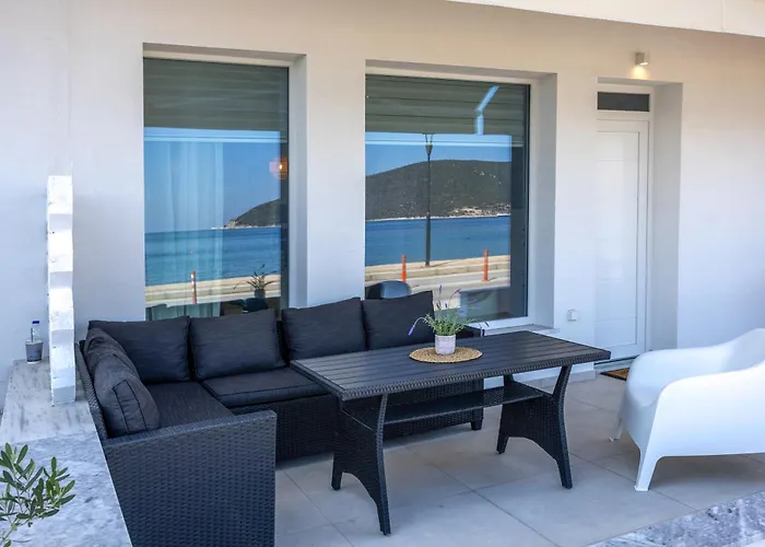 Aurora Seaside Grand * Неа-Перамос